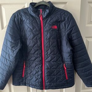 North face Womans xl lightweight jacket.